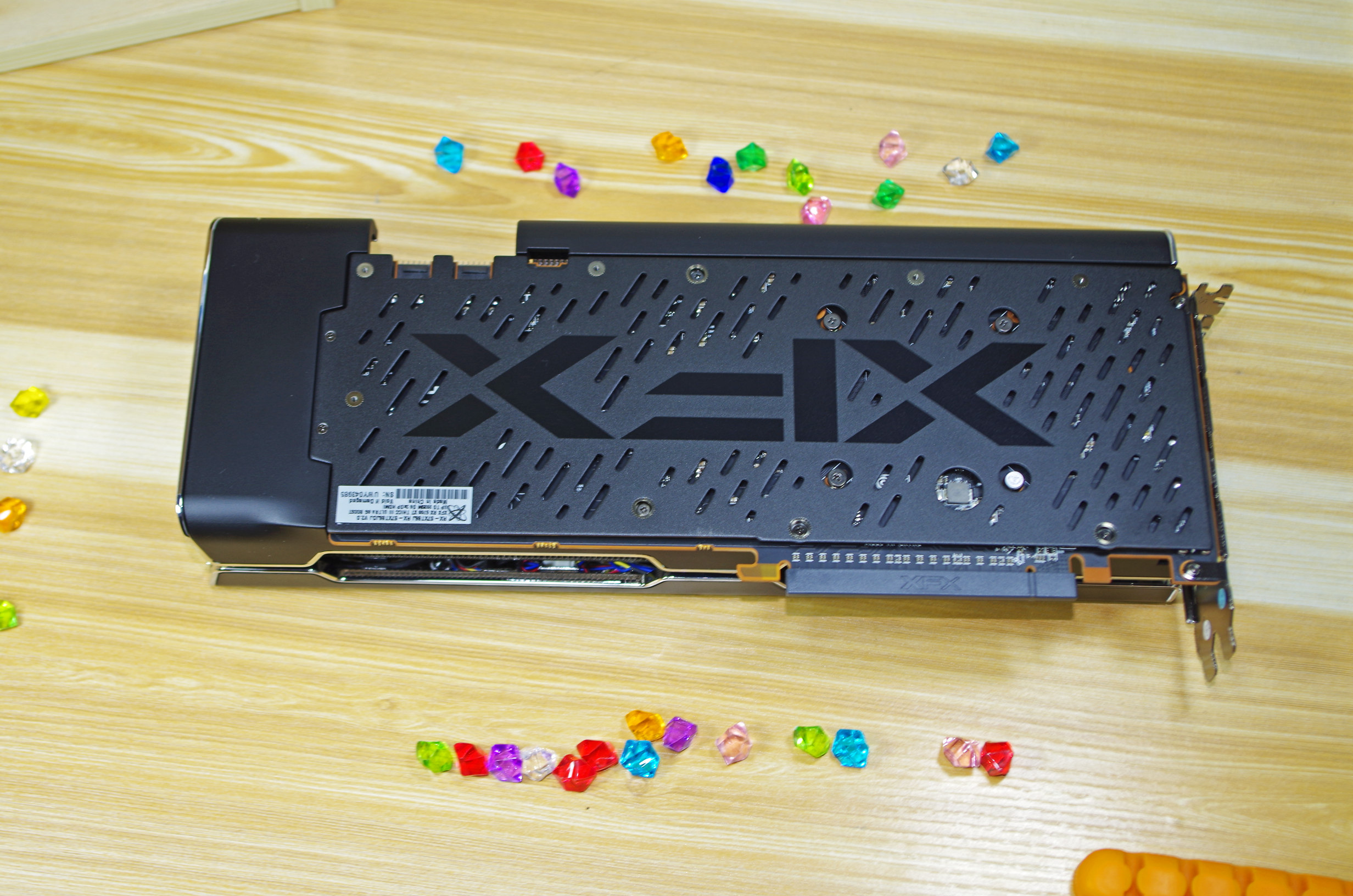 pcie插固态会占用显卡的通道么,pcie延长线对显卡性能测试