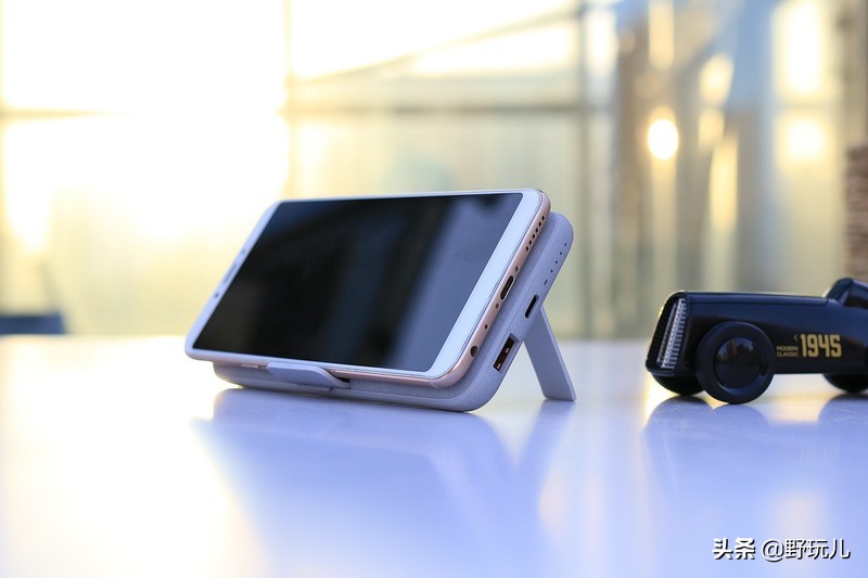 安卓手机背夹式充电宝测评,南卡无线充电宝pow-1和pow-2