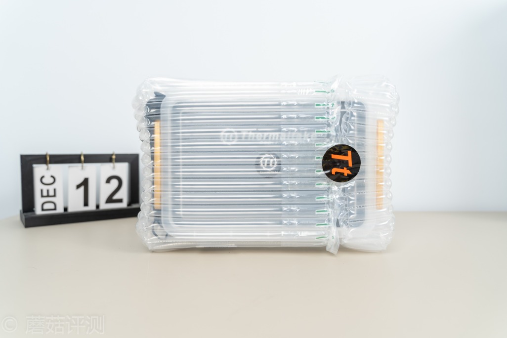 ttgt550金牌全模组电源,tt半模组电源550w