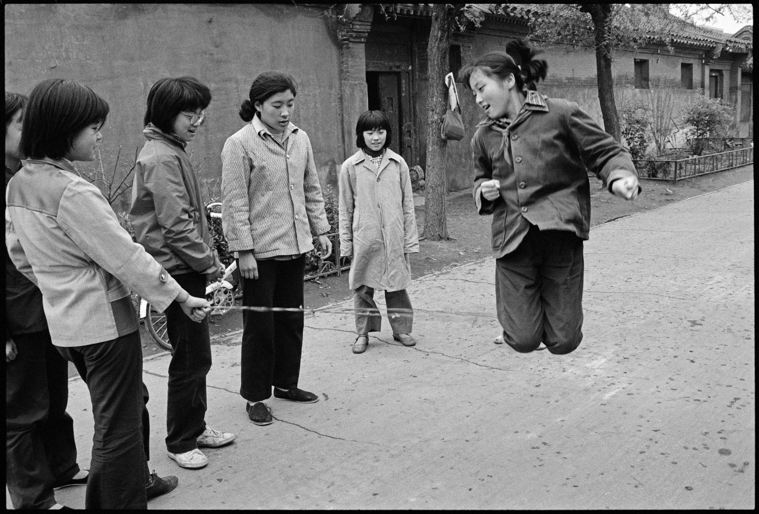 时尚潮流街拍2018年冬季,时尚就是一个轮回街拍