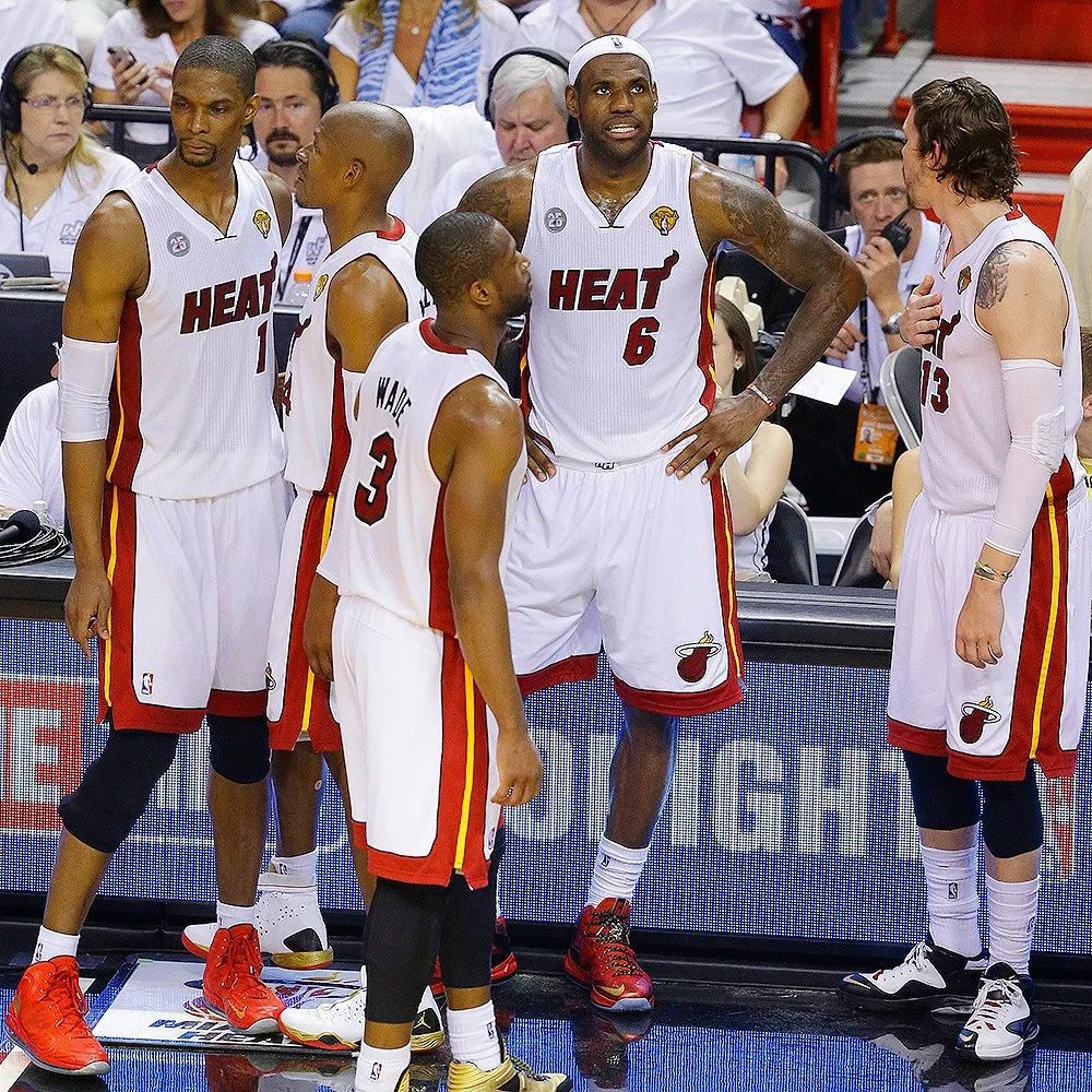 纠结詹姆斯是不是控卫，阿尔德里奇打不打5号位，没有任何意义