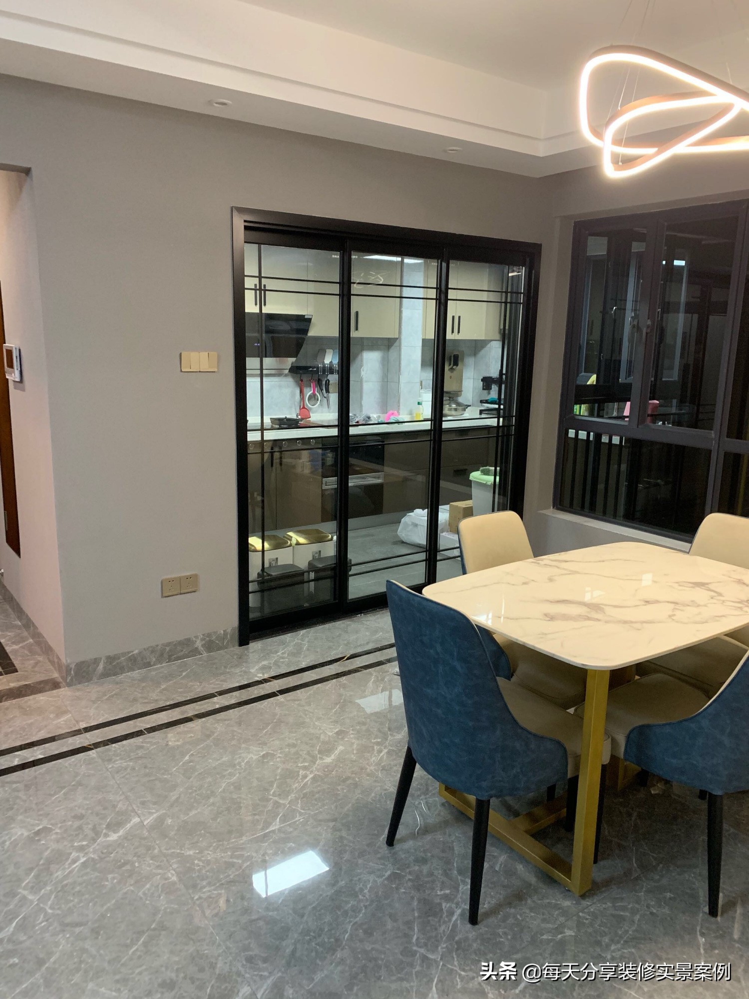 装修完房子邻居总参观,装修好了邻居们来参观