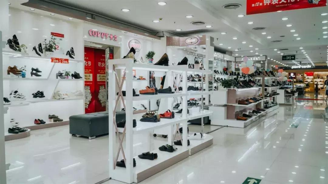 准大学生们！请收下来自郑州百货大楼的开学大礼包