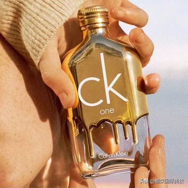 ck香水闻着特别成熟的一款香水,ck最老的一款香水