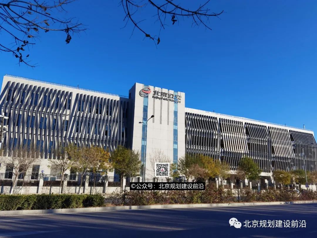 北京郭公庄地铁附近的公交站,郭公庄公交枢纽空地