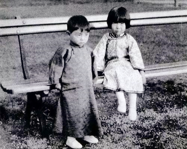 张爱玲晚年无人收尸,张爱玲三年搬家180次