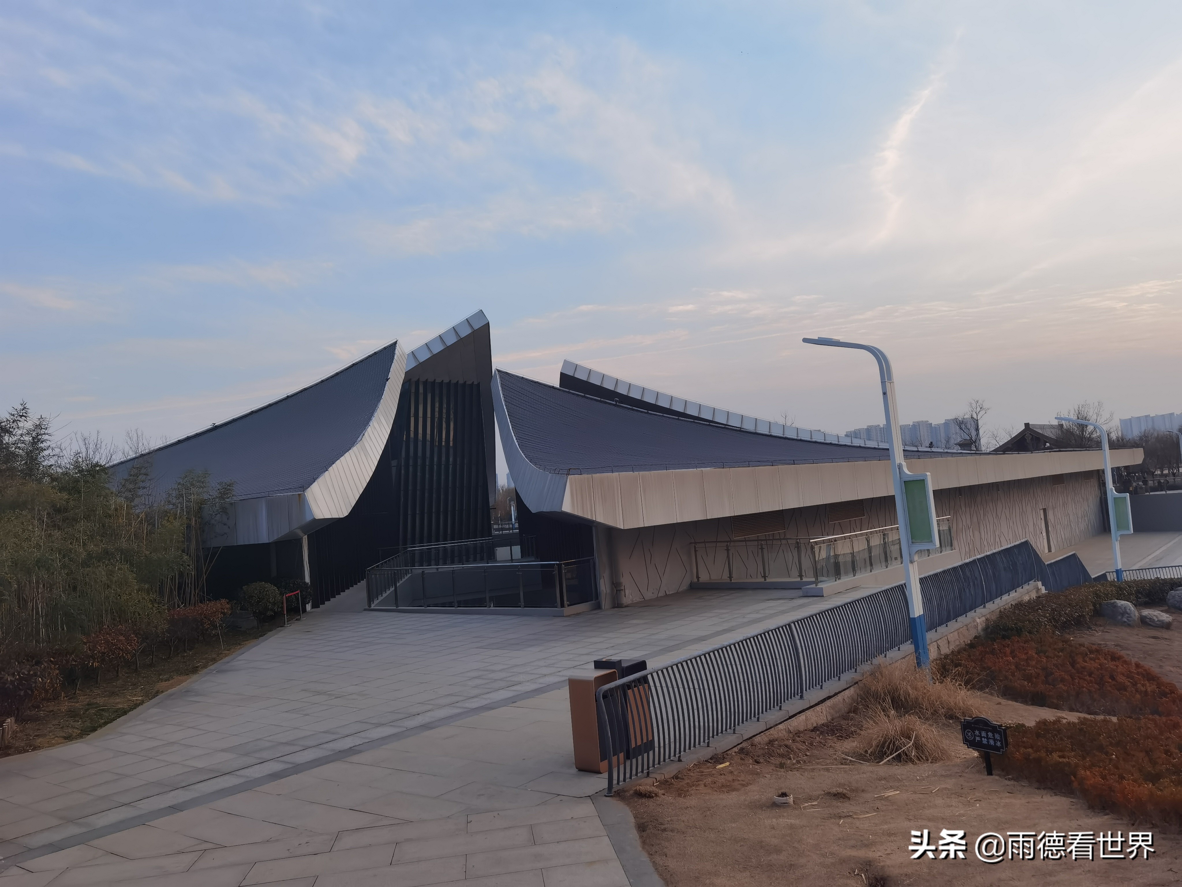 关于郑州园博园评价,郑州园博园离黄帝千古情多远