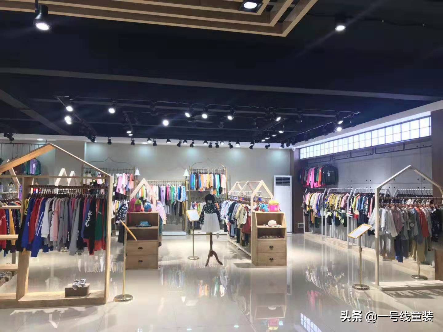品牌童装折扣店淡季问题如何解决,童装品牌折扣店怎么开