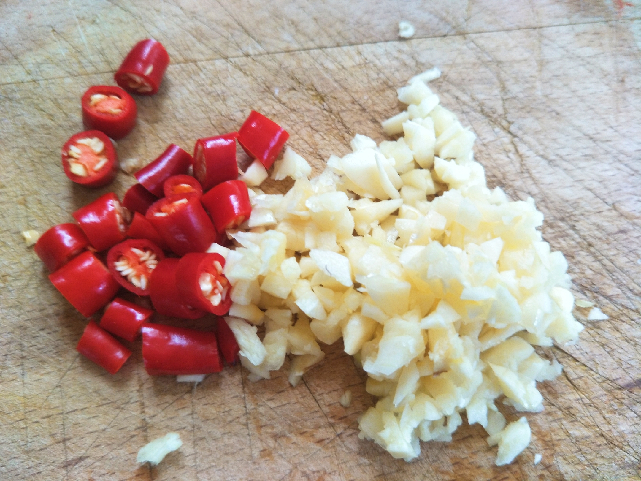 炒辣椒里加什么更好吃,怎么把辣椒炒出辣味