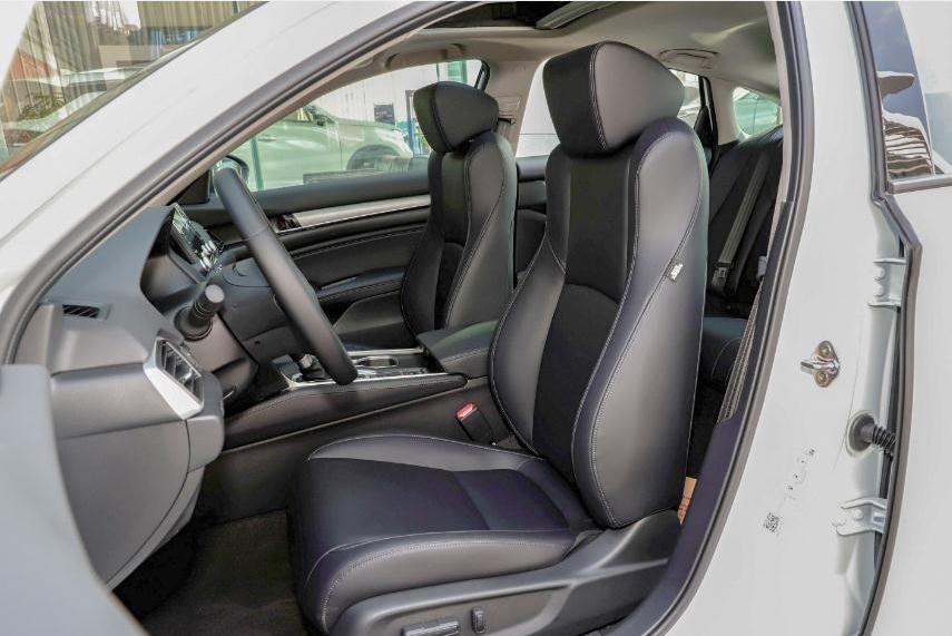 B级车的标杆，德系vs日系，第十代雅阁有哪些过人之处