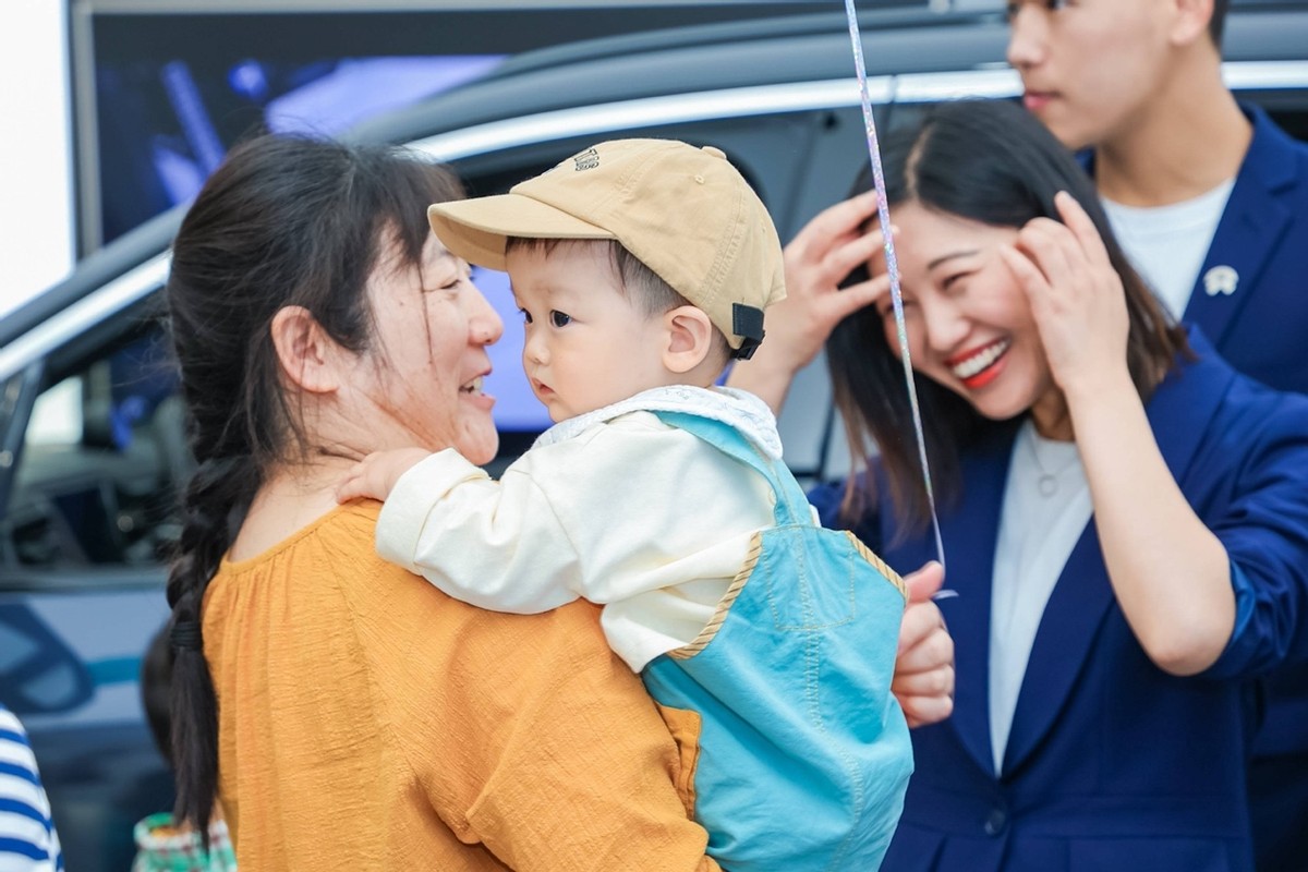 青浦蔚来空间,蔚来空间上海百联南桥购物中心