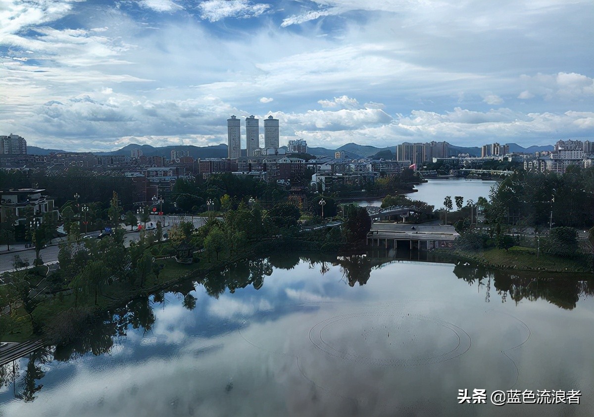 四川人推崇备至的县，是中国“长寿之乡”，境内小众景点颇受欢迎