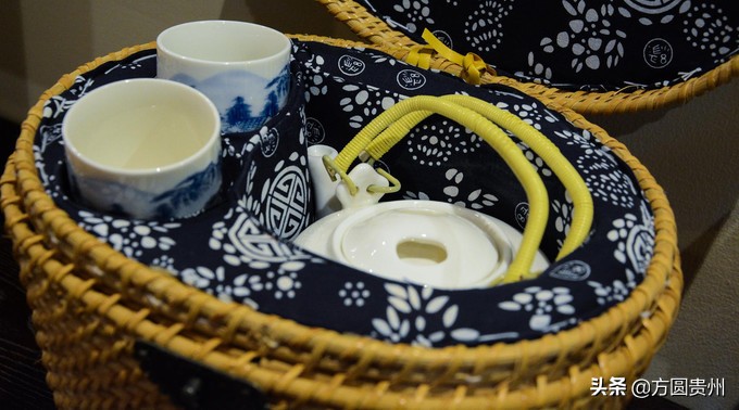 这个夏日，看这个美女如何在浙江乌村的第一百种玩法