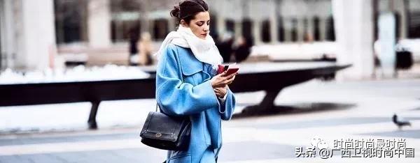 是时候让围巾来“盘活”你的整个衣柜了