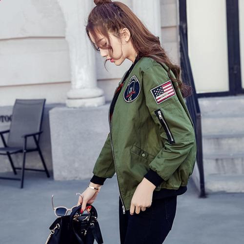 脸圆脖子短适合穿什么衣服四十岁,脖子短的人适合什么领的外套