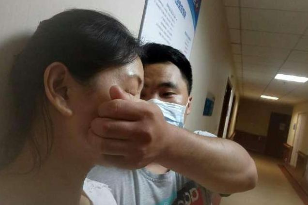 瀹濆鎬ュ繖閫佸尰,5宀佸コ瀹濆線瑁ゅ瓙閲屽涓滆タ