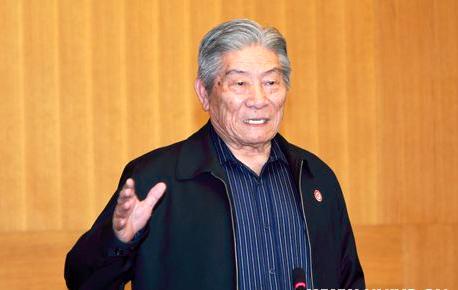 他是最潮老校长，克伦宾奖第一位亚洲获奖者