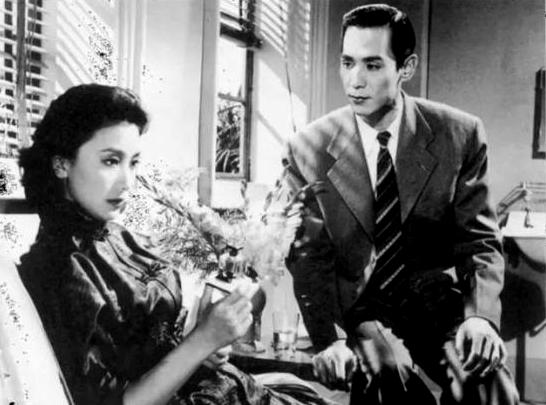 她是“长城三公主”之一，被夸“上帝的杰作”，岑范一见误终身