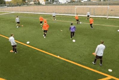 好好踢球远离伤病背景图,踢球远离伤病被踢到头昏过去了