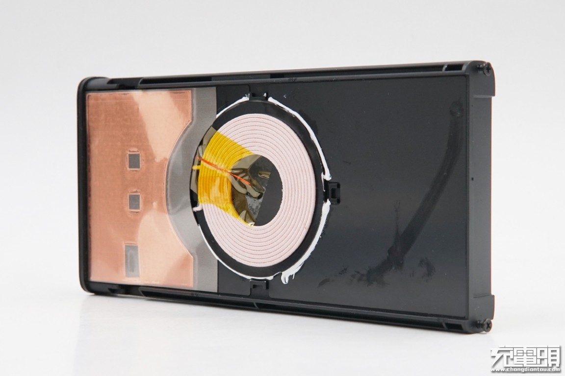 小米无线充电宝10w和30w如何选择,小米充电宝20000毫安50瓦拆箱