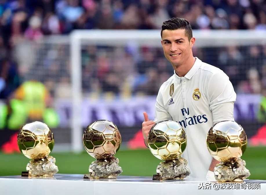 内马尔秀脚法看愣姆巴佩图片,姆巴佩在梅西和内马尔面前秀脚法