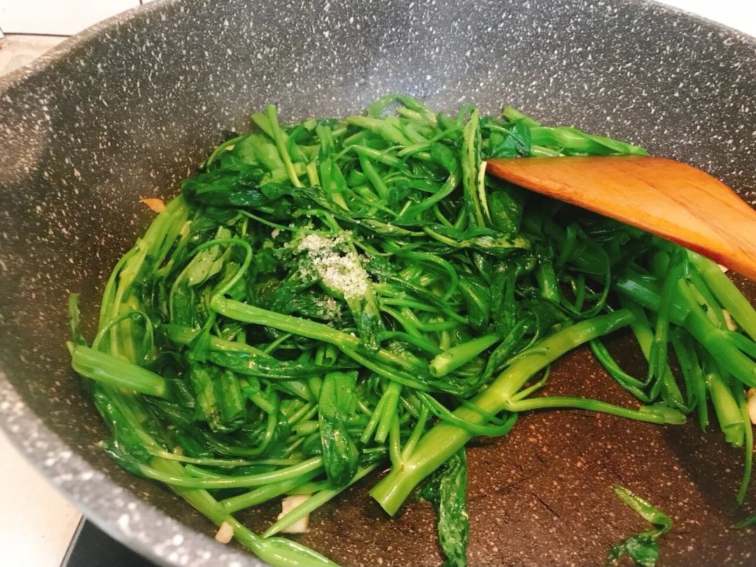 腐乳空心菜的家常做法视频,空心菜用腐乳怎么做好吃视频教学