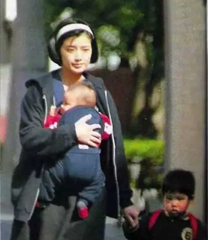 山口百惠的人生选择与归路的启示,山口百惠退出演艺圈的生活方式