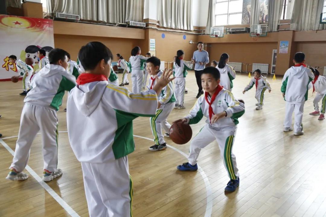北京教育局领导深入学校,北京市石景山区古城第二小学分校