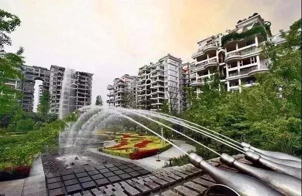 成都置信，杭州绿城，一东一西，为何惊人相似？