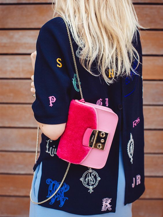 2000块钱左右的包包,2000左右可以买哪些大牌包包