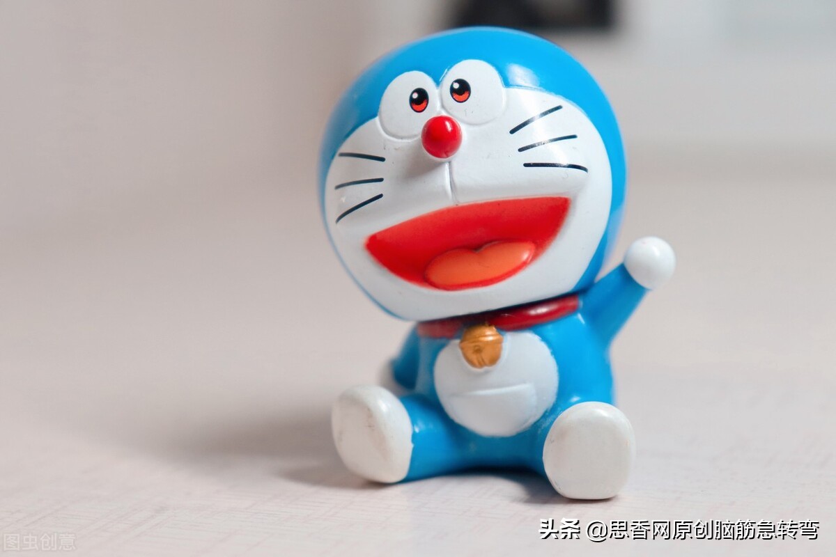 四脚圆滚滚，眼睛亮晶晶，嘀嘀叫一声，招手过路人（打交通工具）