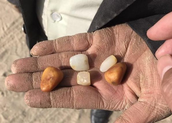 讲解一下和田玉籽料的视频,怎么看和田玉是哪里的料