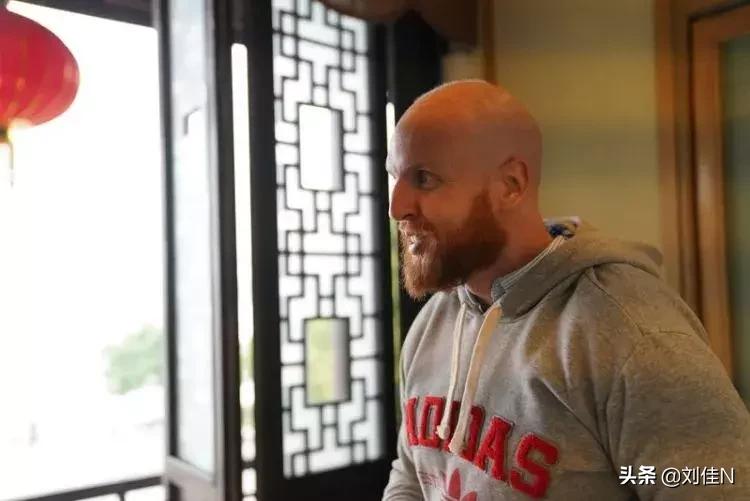 长着外国脸,长着中国脸的外国足球运动员