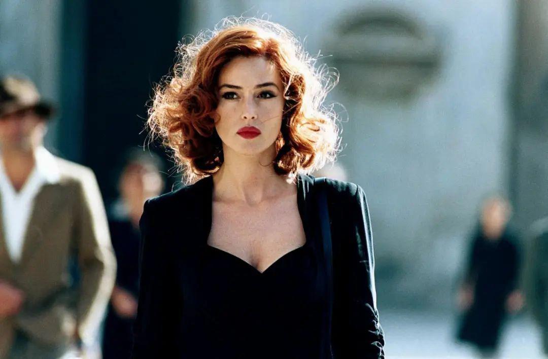 为什么有些女人容易遭同性敌意,什么样的女人遭到同性的敌意