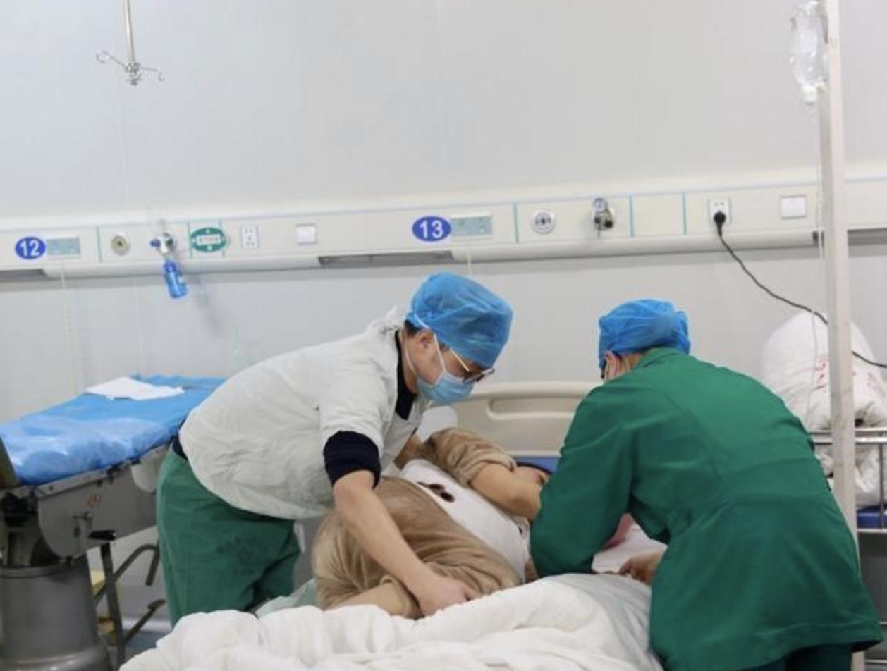 胎儿如何从子宫出来,胎儿怎么从产道里出来