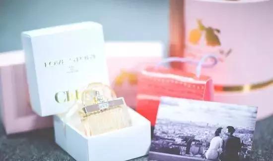 一堆伴手礼,有什么看着很值钱的伴手礼