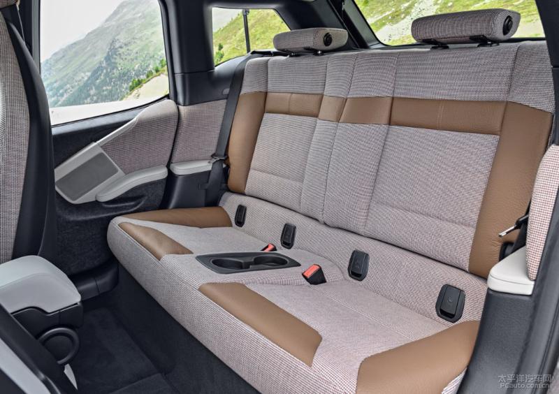 去车内甲醛异味用什么产品好,车内内饰异味严重怎样清除