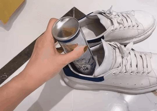 鞋子袜子臭怎么办教你一招永不臭,鞋子穿久了很脏怎么把它清理干净