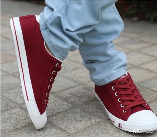 帆布鞋的正确穿搭方法男士,男人穿帆布鞋