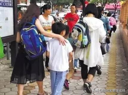 书包怎么收纳不会丢东西,书包怎么收纳视频