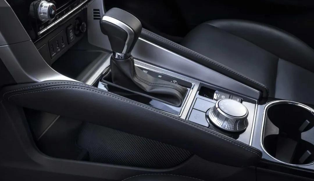 2020款帕杰罗劲畅国外试驾,新款帕杰罗劲畅越野测试