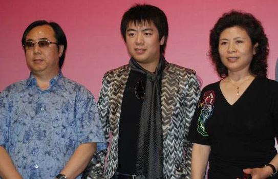 郎朗的成长辛酸历程,郎朗是如何一步步成为钢琴家的