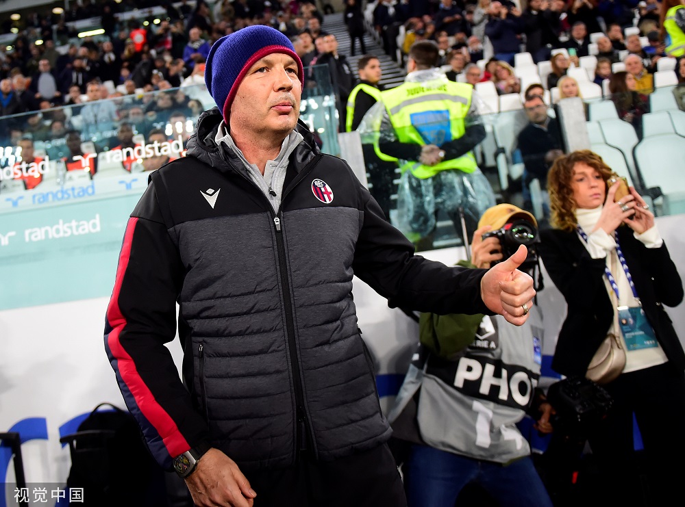 维猜逝世纪录片,维猜去世球员痛哭