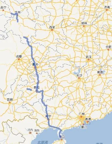 中国沙漠修公路发现一个村,中国花50亿买下沙漠在哪里
