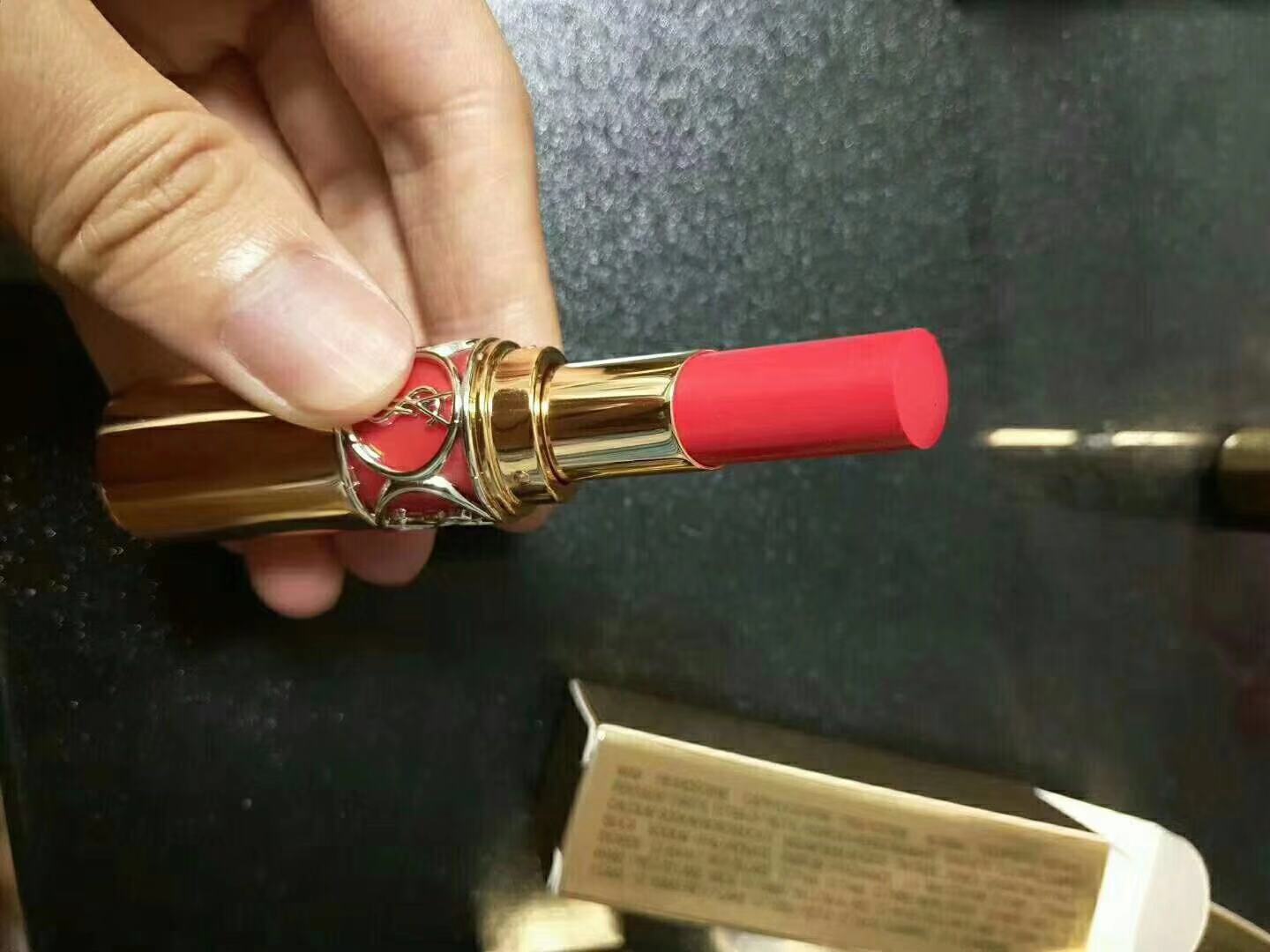 揭开一名海外代购的真实生活,揭秘假洋品牌