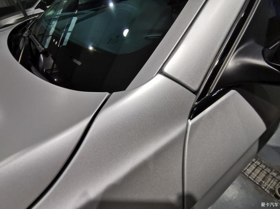 宝马5系贴膜改色罗曼尼红双拼,宝马5系贴膜改色