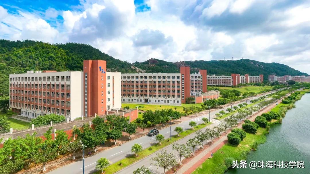 读一所校园环境和学习氛围全方位一流的大学是什么体验？