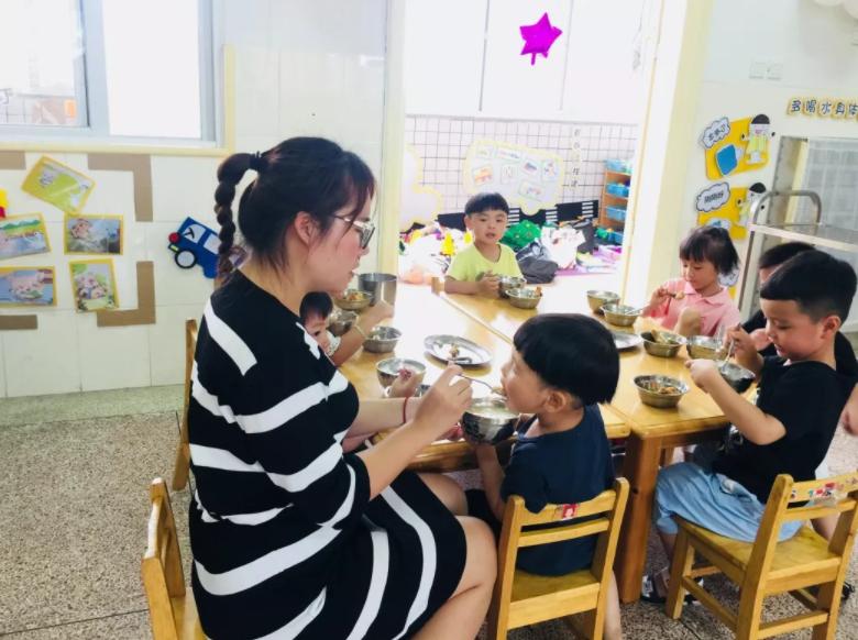 浙江一个幼儿园老师的工资,浙江公办幼儿园老师收入