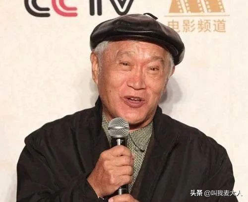 让陈道明屈膝弯腰,让张国立冯小刚起立的老兵