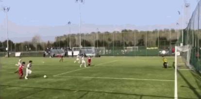 比C罗牛！迷你罗为尤文狂夺4冠，天赋惊人，贝克汉姆含泪点赞！